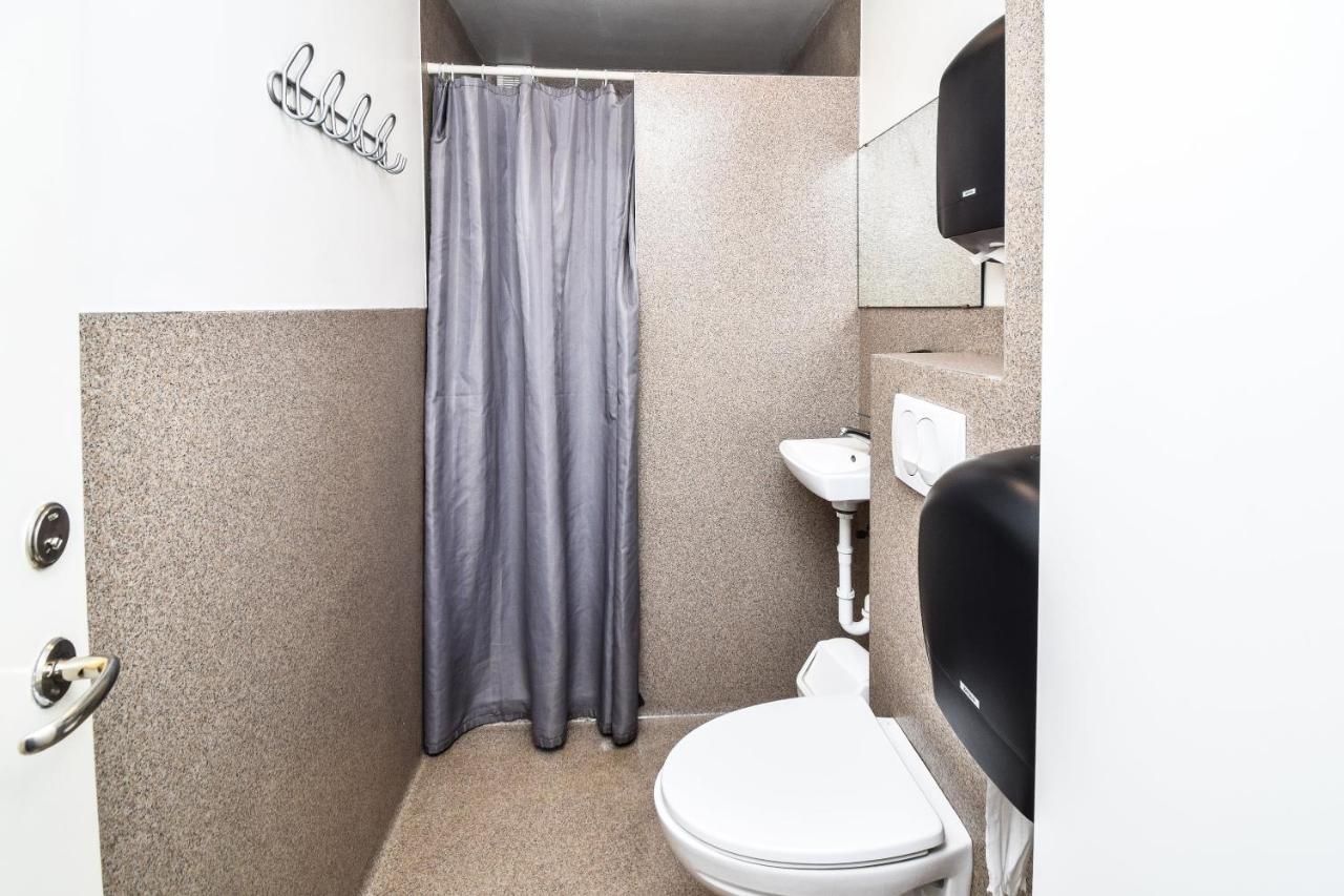 Guesthouse Andrea Рейкьявик Экстерьер фото